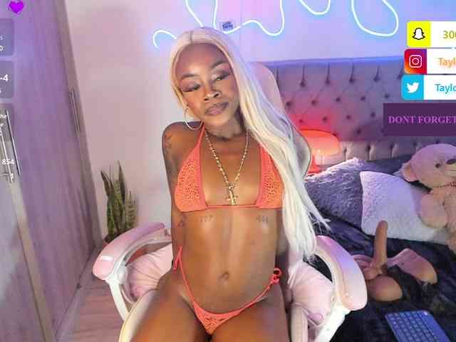 Miss-west webcam