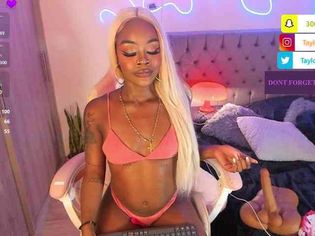 Miss-west webcam