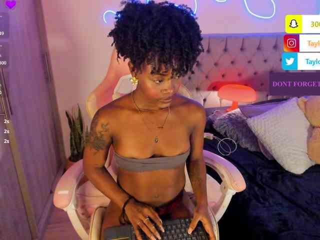 Miss-west webcam