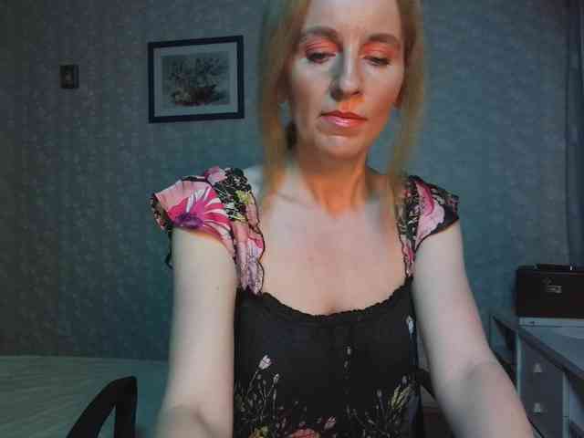 Shaved white, Shaved mature, Full privates for 90 tokens, Privates for 60 8..., 18