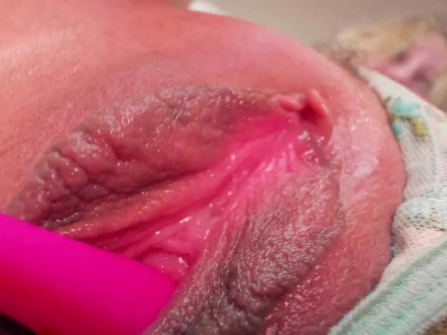 teeencute's BongaCams show and profile