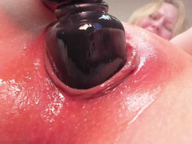 teeencute's BongaCams show and profile