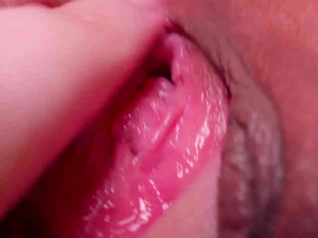 teeencute Live Webcam on BongaCams