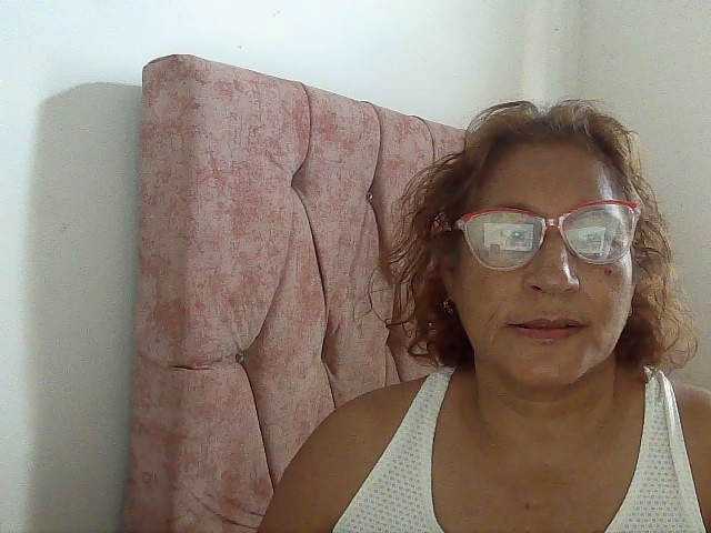 charrysexy's BongaCams show and profile