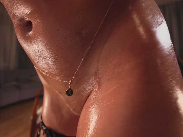 HEYBANANA's BongaCams show and profile