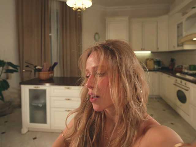 go to chat with HeyBanana