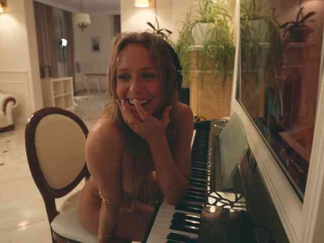 HEYBANANA Live Webcam on BongaCams