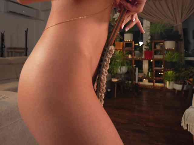 HEYBANANA Live Webcam on BongaCams