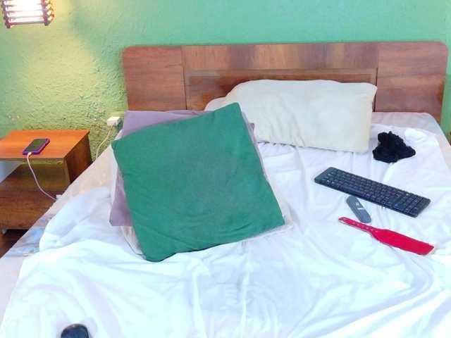 tiny-whore's BongaCams show and profile