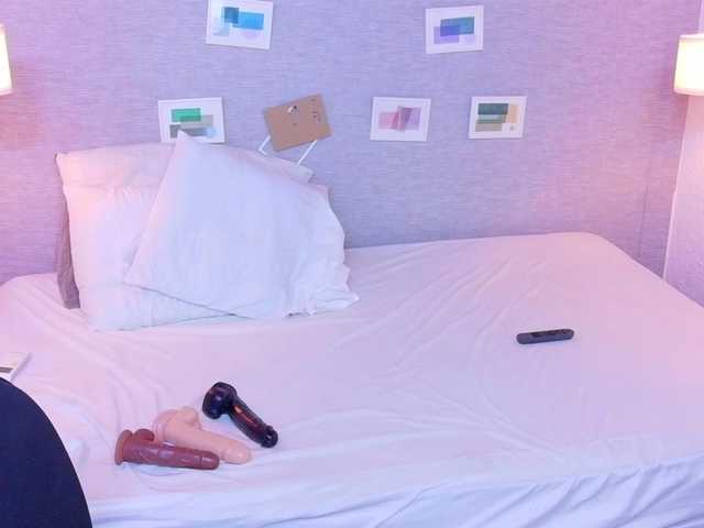 tiny-whore's BongaCams show and profile