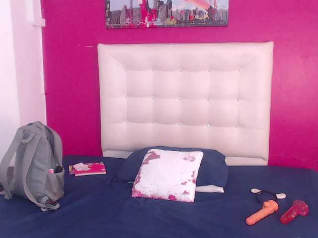 tiny-whore's BongaCams show and profile