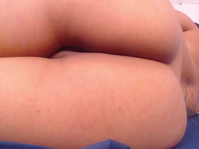tiny-whore's BongaCams show and profile