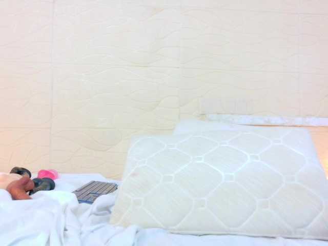 tiny-whore's BongaCams show and profile