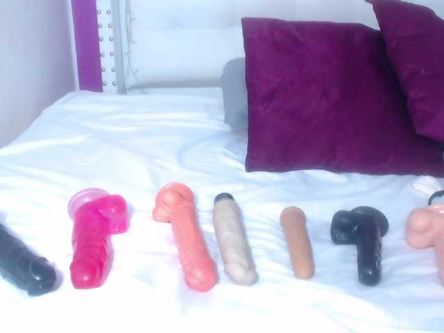 tiny-whore on BongaCams 