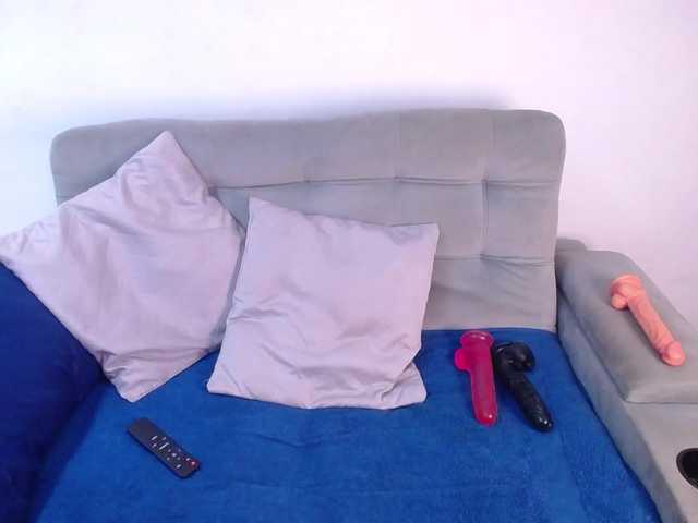 tiny-whore's BongaCams show and profile