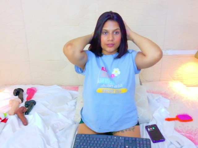 tiny-whore's BongaCams show and profile