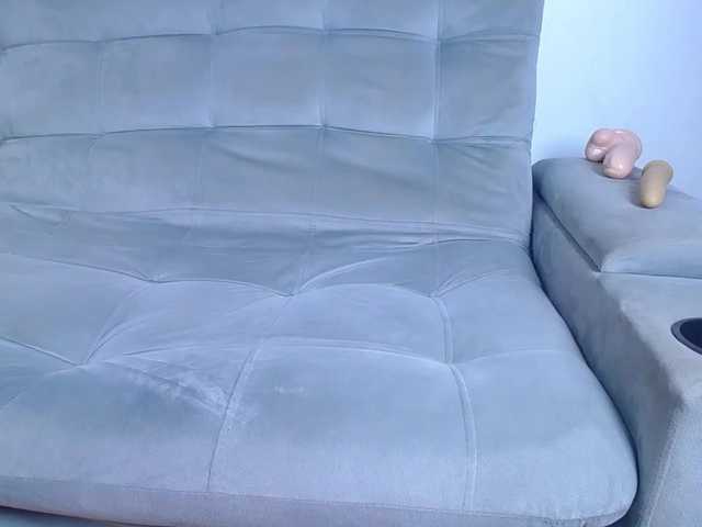 tiny-whore's BongaCams show and profile