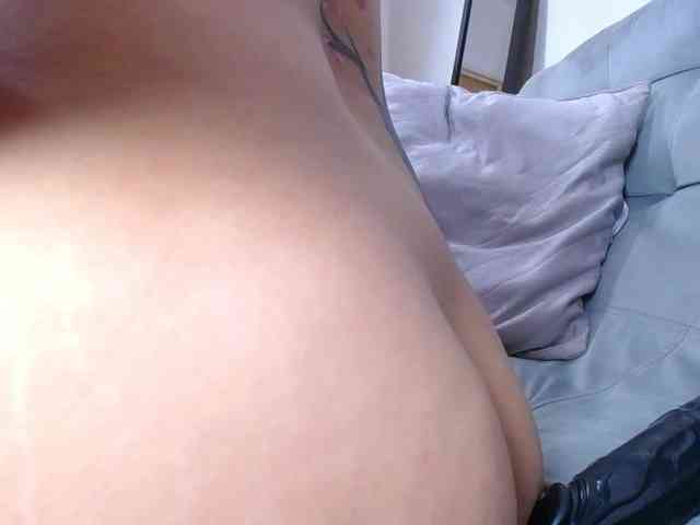 tiny-whore Live Webcam on BongaCams