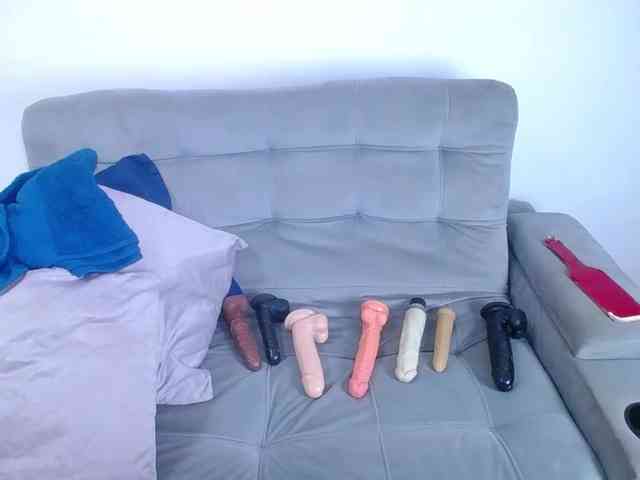 tiny-whore Live Webcam on BongaCams