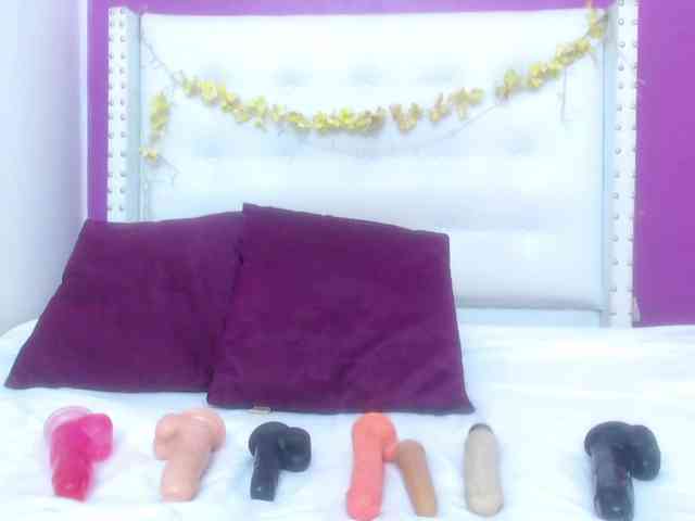 tiny-whore webcam