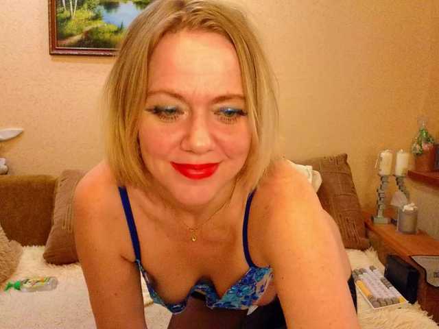 YourXQueen's BongaCams show and profile