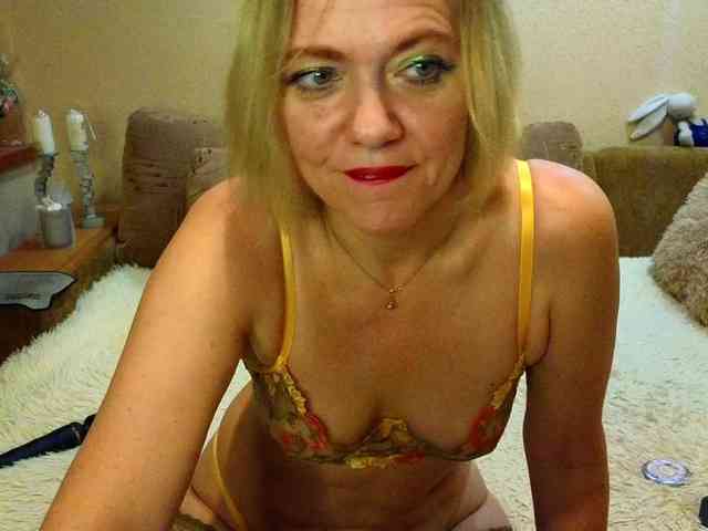 YourXQueen YourXQueen