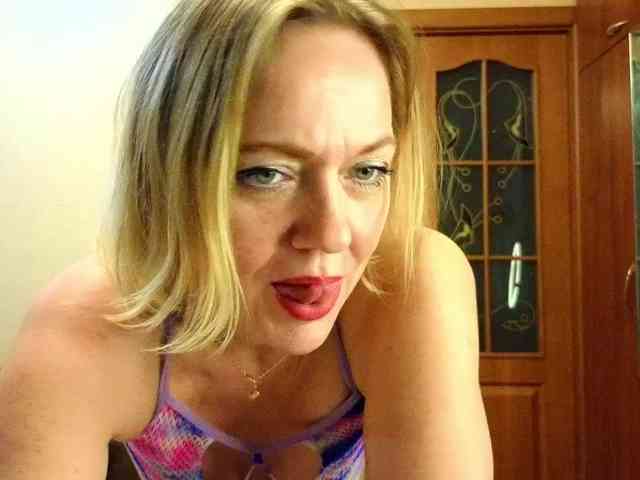 YourXQueen YourXQueen