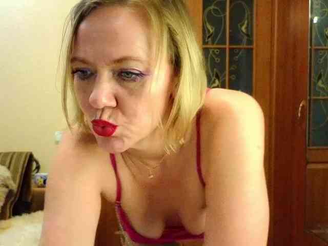 YourXQueen YourXQueen