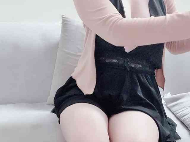 Lee-haeri Live Webcam on BongaCams