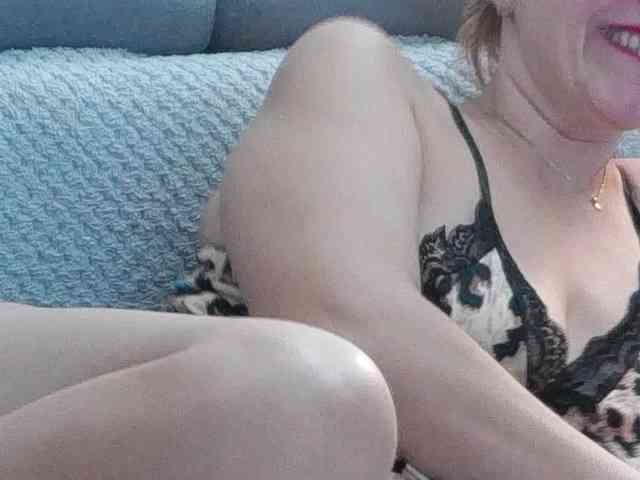 elsiemack Live Webcam on BongaCams