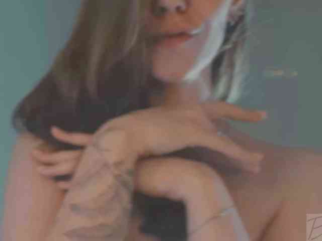 eva-adamova Live Webcam on BongaCams