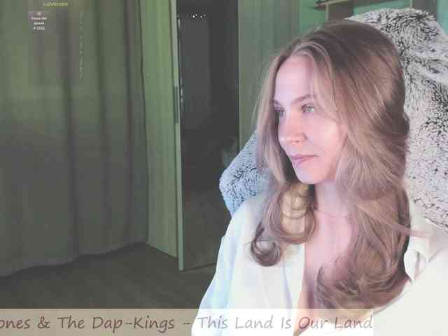 eva-adamova Live Webcam on BongaCams