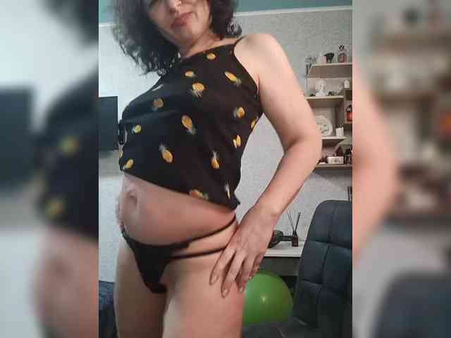 Ellie_ webcam