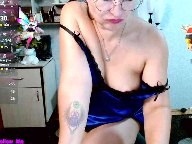 Ellie_ webcam