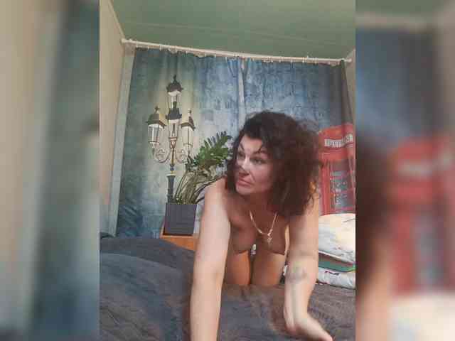 Ellie_ webcam