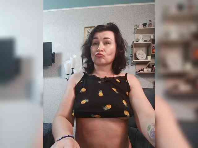 Ellie_ webcam