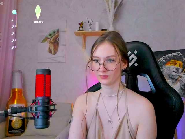 -Lovely's BongaCams show and profile