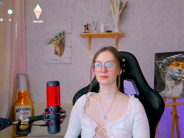 -Lovely's BongaCams show and profile