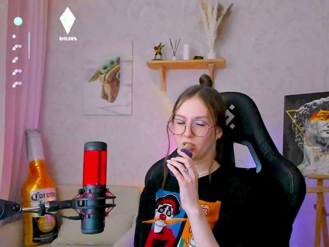 -Lovely's BongaCams show and profile