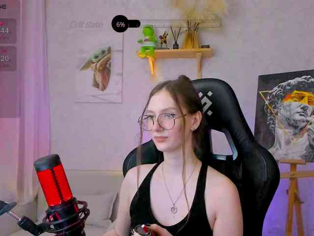 KiraRumGirl webcam