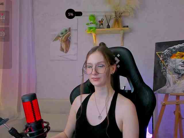 KiraRumGirl webcam