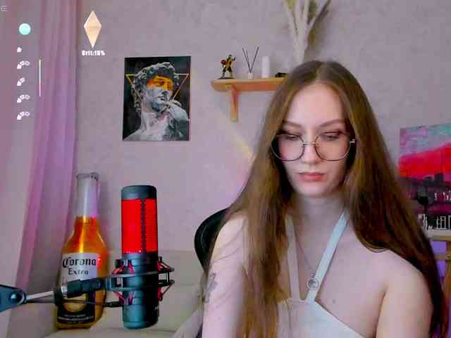 KiraRumGirl webcam