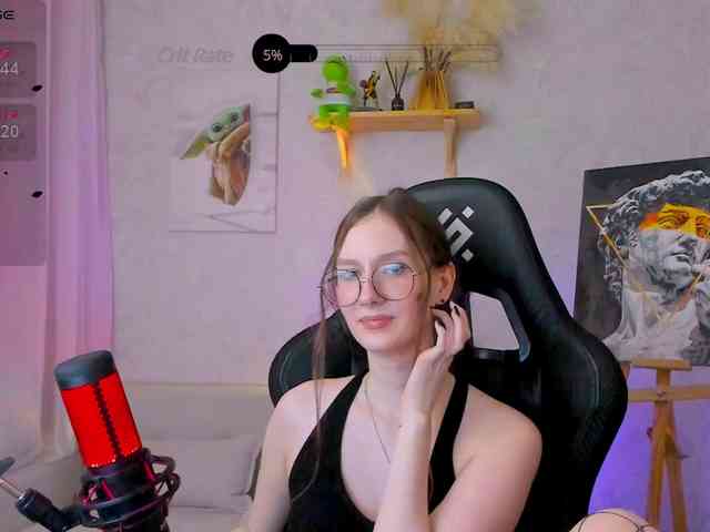 KiraRumGirl webcam