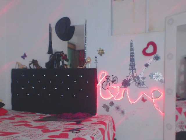 flacapaola11's BongaCams show and profile