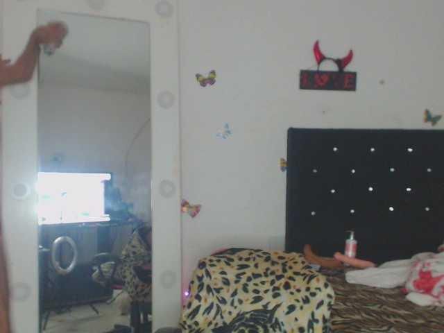flacapaola11's BongaCams show and profile