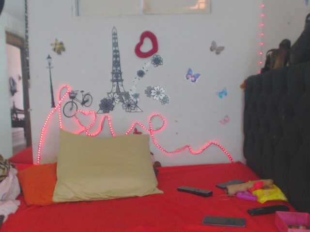 flacapaola11's BongaCams show and profile