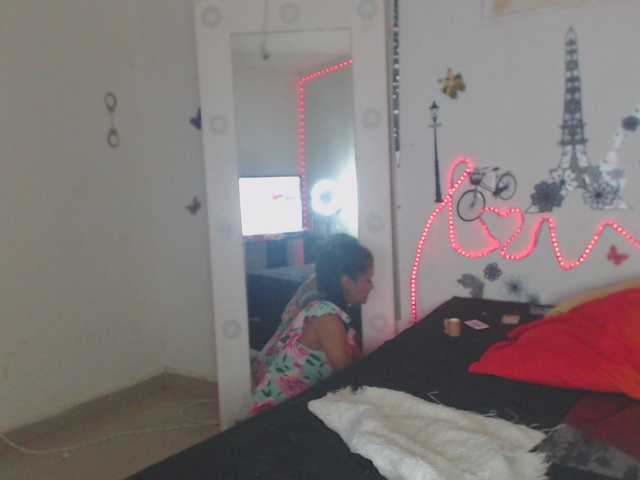 flacapaola11's BongaCams show and profile