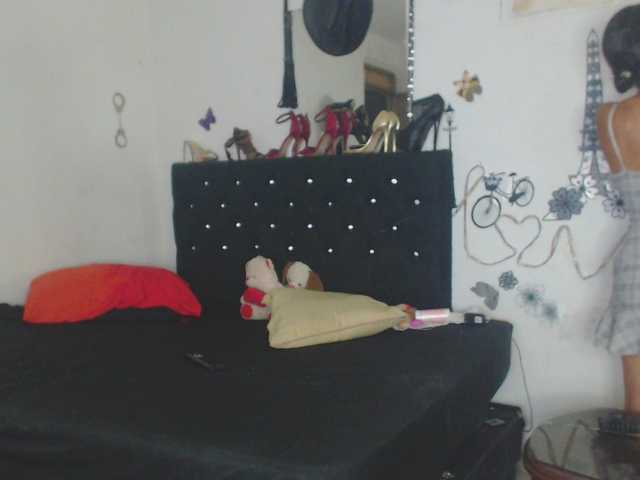 flacapaola11's BongaCams show and profile