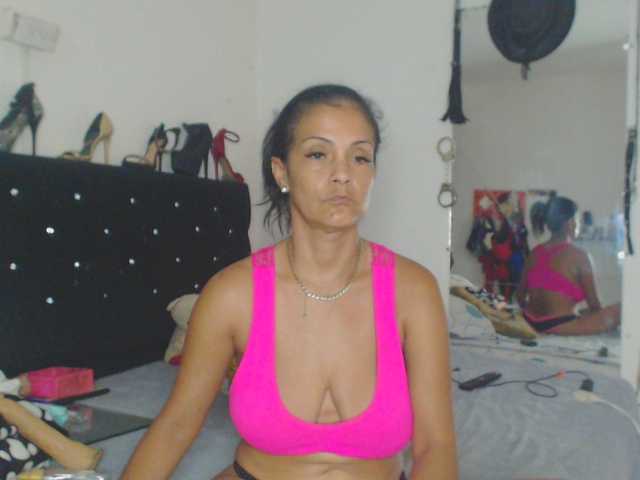 flacapaola11's BongaCams show and profile