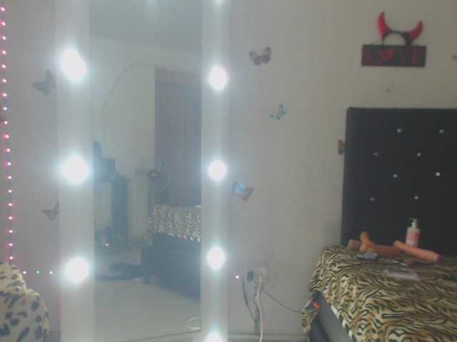 flacapaola11's BongaCams show and profile